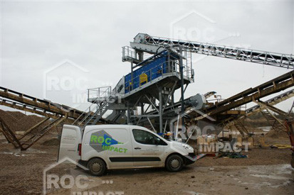 INSTALLATION WITH CONVEYOR SCREENING 