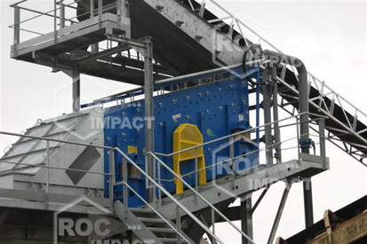 INSTALLATION WITH CONVEYOR SCREENING 