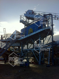 INSTALLATION WITH CONVEYOR SCREENING 