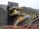 Installation de la nouvelle station de concassage au Ghana
