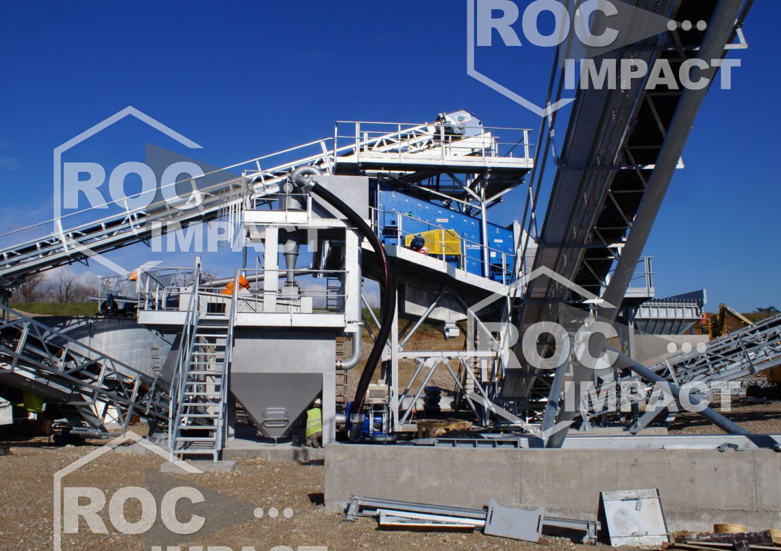 Installation station complète de concassage en France au péage du Roussillon (38)